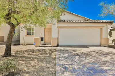 3221 Aiken Street, North Las Vegas, NV 89032 Front of Structure