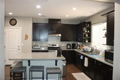 1517 Eagles Pass Avenue, North Las Vegas, NV 89084 Kitchen