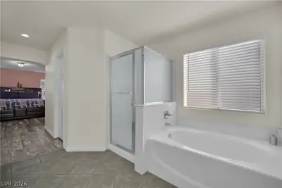 11246 Accademia Court, Las Vegas, NV 89141 Primary Bathroom