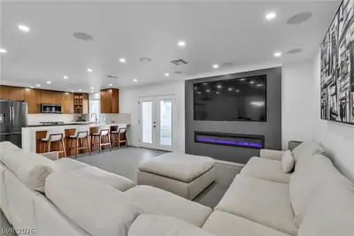 4170 Sheppard Drive, Las Vegas, NV 89121 Living Room