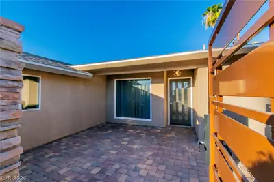 4170 Sheppard Drive, Las Vegas, NV 89121 Entry