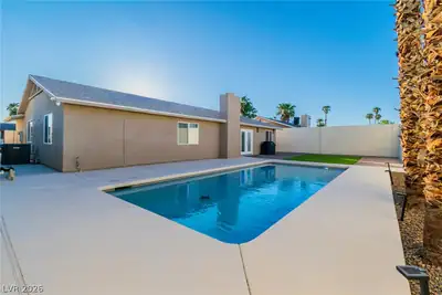 4170 Sheppard Drive, Las Vegas, NV 89121 Pool
