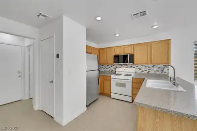 7152 Plushstone Street, Las Vegas, NV 89148 Kitchen