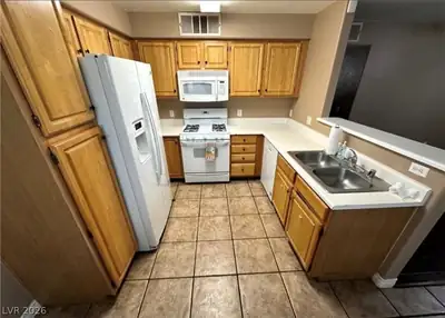 5710 East Tropicana Avenue 1070, Las Vegas, NV 89122 Kitchen
