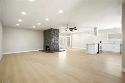 324 Lakehurst Road, Las Vegas, NV 89145 