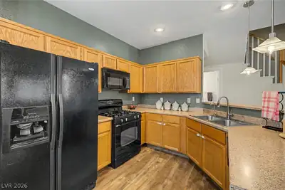 6041 Turning Spoke Trail 102, Henderson, NV 89011 Kitchen
