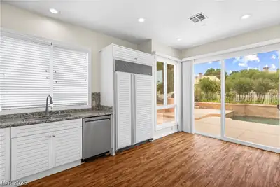 8490 Carmel Ridge Court, Las Vegas, NV 89113 Kitchen