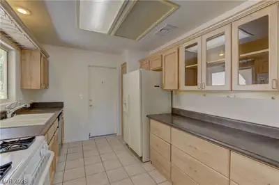 10028 Bundella Drive, Las Vegas, NV 89134 Kitchen