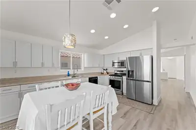 7852 Morning Flower Lane, Las Vegas, NV 89129 Kitchen