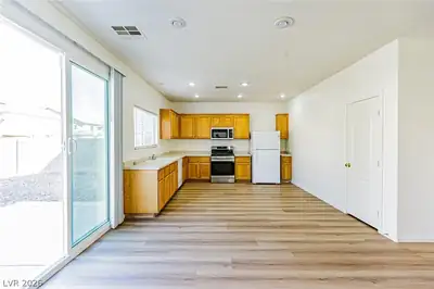 3308 Barada Heights Avenue, North Las Vegas, NV 89081 Kitchen