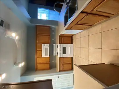 7242 Platinum Creek Street, Las Vegas, NV 89131 