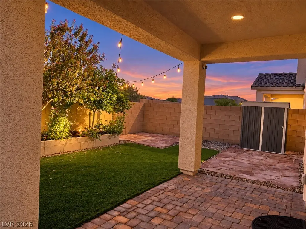 142 Antimony Avenue, Las Vegas, NV 89183