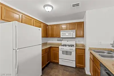7701 West Robindale Road 248, Las Vegas, NV 89113 Kitchen