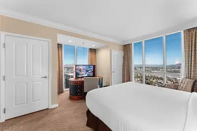 135 East Harmon Avenue 2120, Las Vegas, NV 89109 Bedroom
