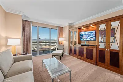 135 East Harmon Avenue 2120, Las Vegas, NV 89109 Living Room