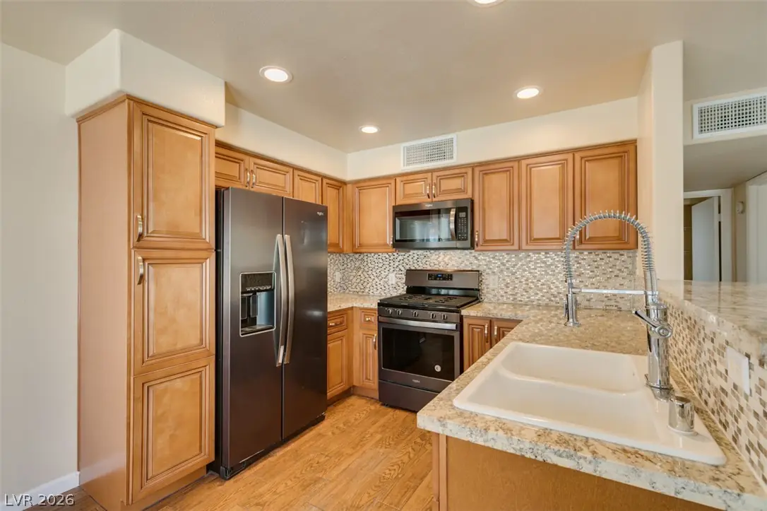 5710 East Tropicana Avenue 2046, Las Vegas, NV 89122