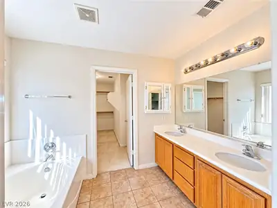 8443 Indigo Harbor Avenue, Las Vegas, NV 89117 Primary Bathroom