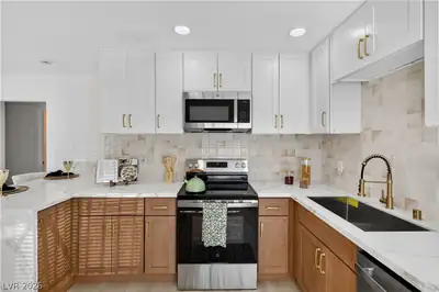 1000 East Owens Avenue, North Las Vegas, NV 89030 Kitchen