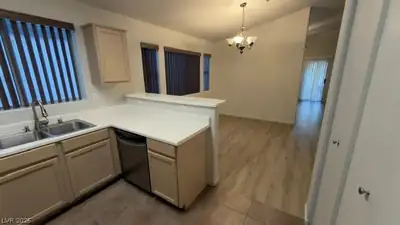 4280 Village Hills Street, Las Vegas, NV 89147 Kitchen