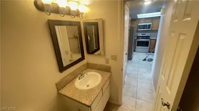 8900 Antioch Way, Las Vegas, NV 89117 Bathroom