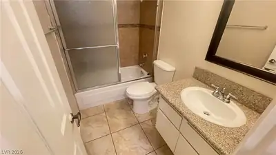 8900 Antioch Way, Las Vegas, NV 89117 Bathroom
