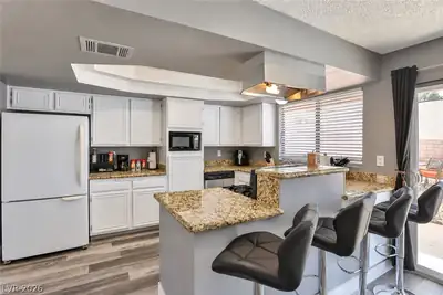 533 Sheffield Drive, Henderson, NV 89014 Kitchen