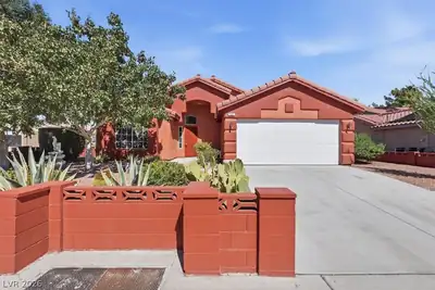 516 Casa Del Norte Drive, North Las Vegas, NV 89031 Front of Structure