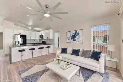 516 Casa Del Norte Drive, North Las Vegas, NV 89031 Living Room
