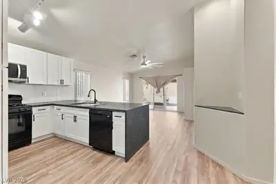 516 Casa Del Norte Drive, North Las Vegas, NV 89031 Kitchen