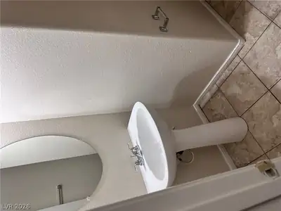 8183 Retriever Avenue, Las Vegas, NV 89147 Bathroom