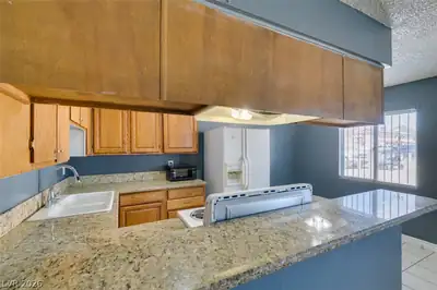 1641 North Lamont Street, Las Vegas, NV 89115 Kitchen