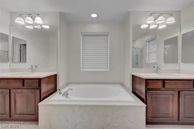10510 Ardsley Lane, Las Vegas, NV 89135 Primary Bathroom