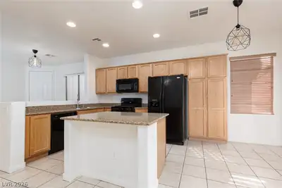 5273 Coral Ribbon Avenue, Las Vegas, NV 89139 Kitchen