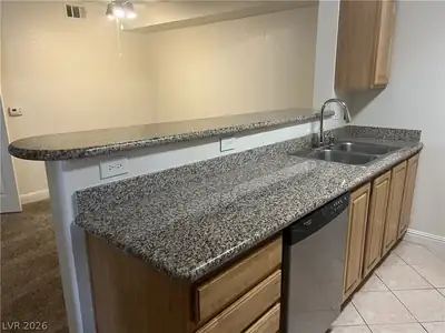 5055 HACIENDA Avenue 1187, Las Vegas, NV 89118 Kitchen