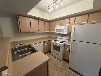 8455 West Sahara Avenue 179, Las Vegas, NV 89117 Kitchen
