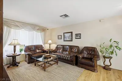 2333 Dexter Cabin Road, Las Vegas, NV 89128 Living Room