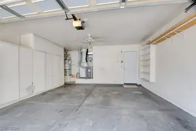 5257 Crooked Valley Drive, Las Vegas, NV 89149 Garage