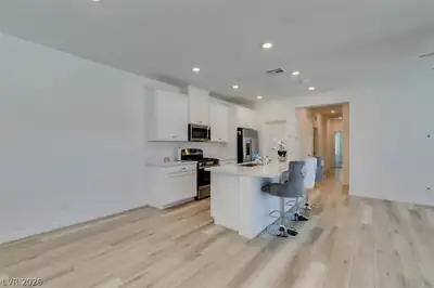 7312 North Decatur Boulevard 6, North Las Vegas, NV 89131 