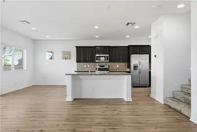 1122 Bradley Bay Avenue, Henderson, NV 89014 Kitchen