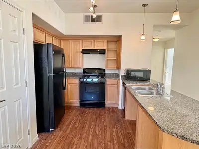 50 Aura De Blanco Street 15101, Henderson, NV 89074 Kitchen