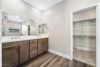 988 Gentle Swan Street, Henderson, NV 89011 Primary Bathroom