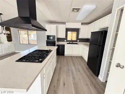 3627 Becerro Drive, Las Vegas, NV 89121 Kitchen