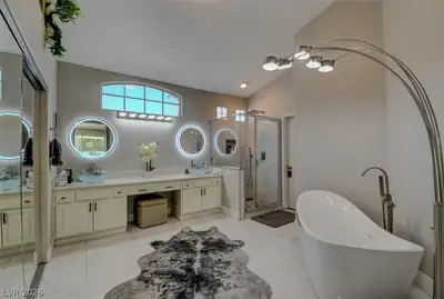 1508 Breeze Canyon Drive, Las Vegas, NV 89117 Primary Bathroom