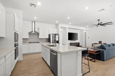 823 Eaton Falls Street, Henderson, NV 89011 Kitchen