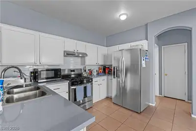 5015 Droubay Drive, Las Vegas, NV 89122 Kitchen