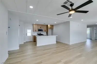 253 Sir Phillip Street, Las Vegas, NV 89110 Kitchen