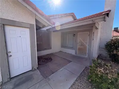 8913 BORLA Drive, Las Vegas, NV 89117 Entry