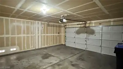 3838 Sorrowing Sparrow Court, North Las Vegas, NV 89032 Garage