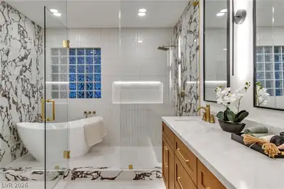 2734 Cherrydale Falls Drive, Henderson, NV 89052 Primary Bathroom