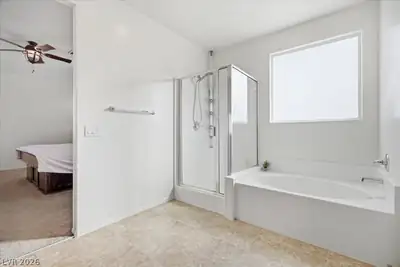 6987 Double Vista Way, Las Vegas, NV 89142 Primary Bathroom